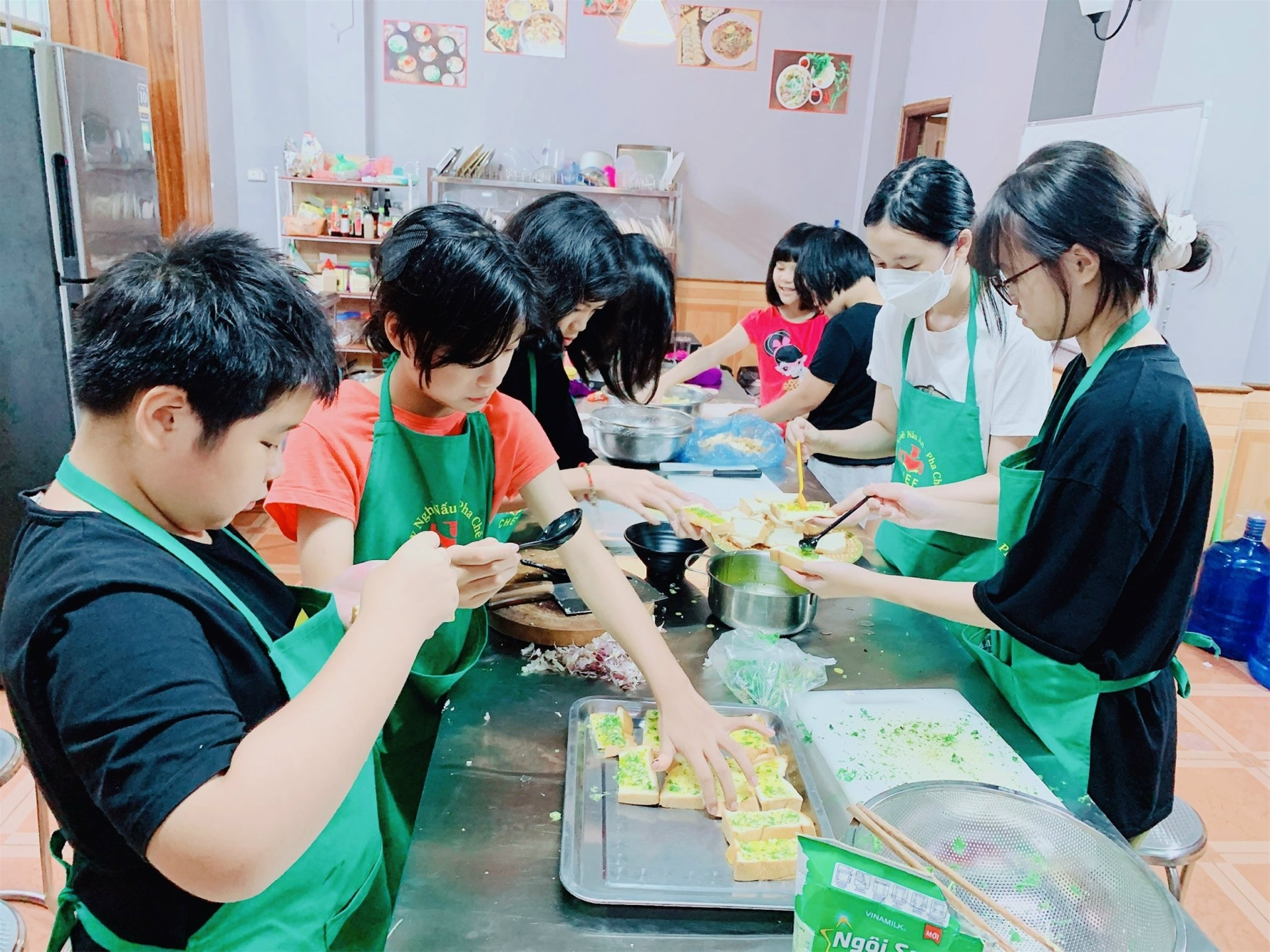 LIÊN HỆ TƯ VẤN KHÓA HỌC NẤU ĂN TRẺ EM